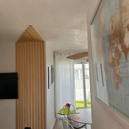 Urban Apartment *